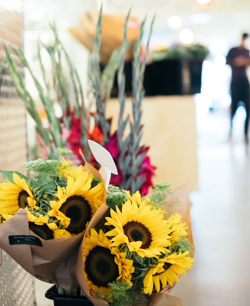 Sending gratitude, appreciation, and an extra hug to all our #moms today. Happy Mother's Day!

#MothersDay #ILoveMom #Flowers