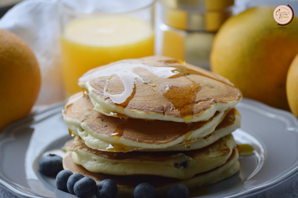 Buon lunedì e felice inizio settimana 😁. Inizio con una colazione sana e gustosa. I mie pancakes all'olio con mirtilli e sciroppo d'acero 😋  oriettasrecipes.blogspot.com/2018/12/pancak… #FelizLunes #Food #MondayMotivation #13maggio