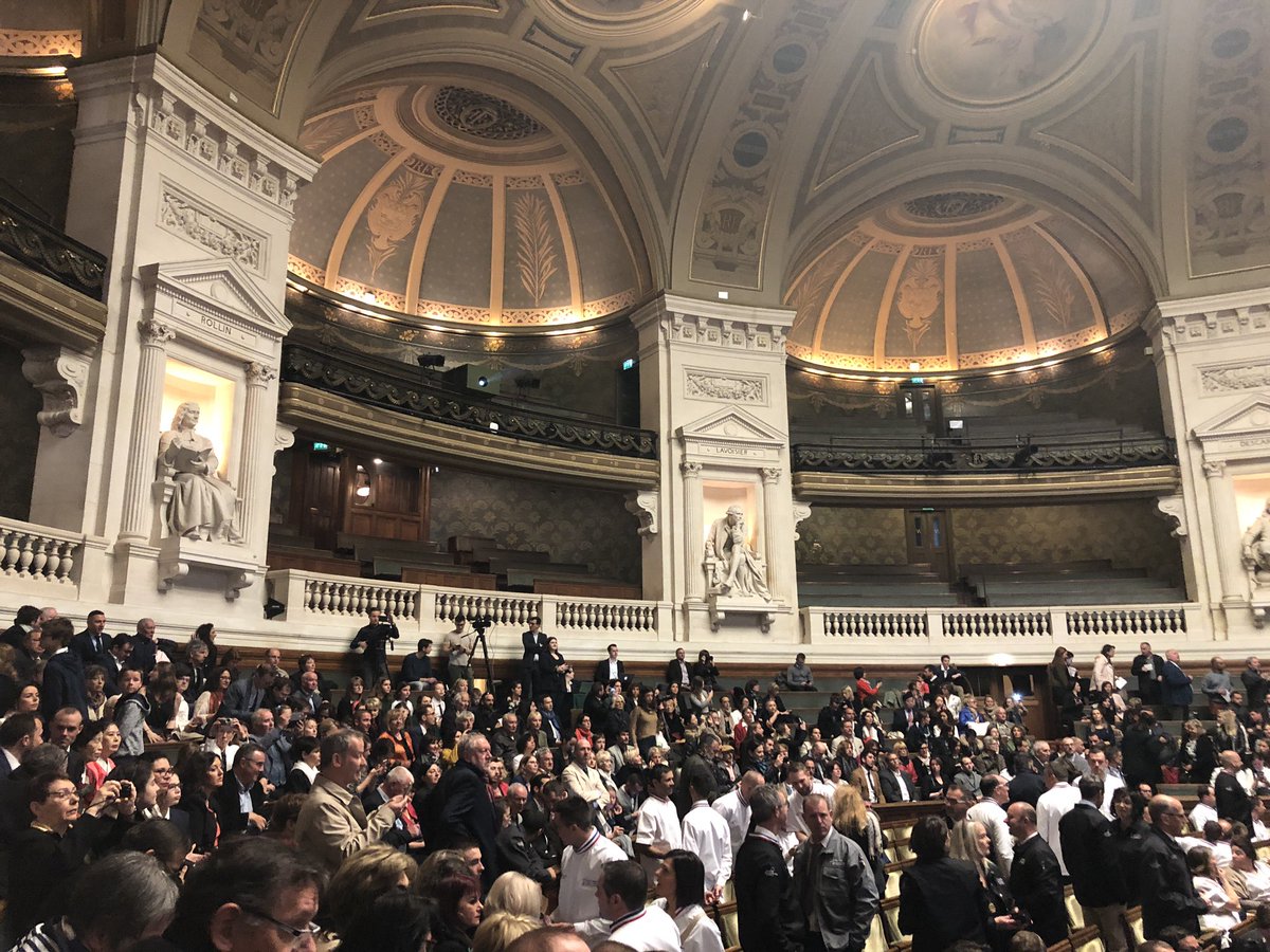lvbmorez39's tweet photo. Les meilleurs ouvriers de France sont récompensés à La Sorbonne. La lunetterie est également à l’honneur comme tous les métiers de tradition qui font la réputation du savoir faire Français ! 🇫🇷 @acbesancon @MOF_COET @SocieteMOF @silmoparis https://t.co/TRi3tB9shV