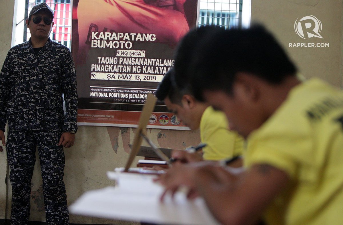LOOK: Inmates vote inside the Manila City Jail. #PHVote 
Photo by Inoue Jaena/Rappler