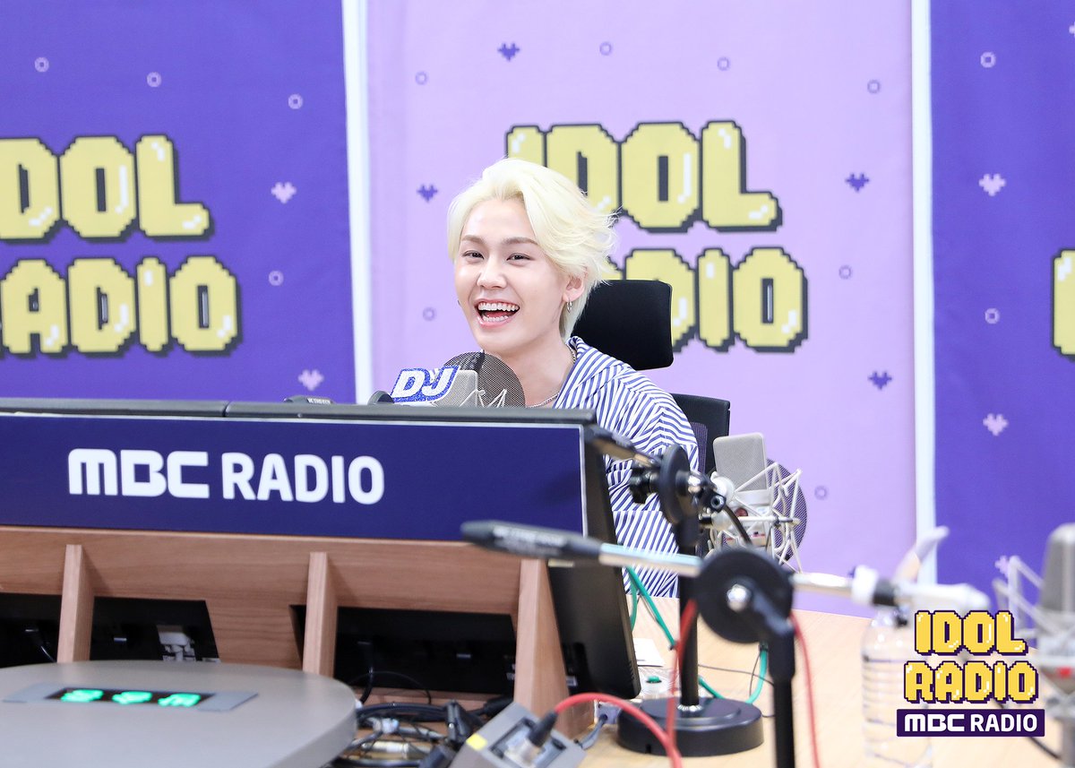 idolradiokorea's tweet photo. [#아이돌라디오 앨범 20190509] 

ep219. 1가든 1에릭남 with 에릭남

#IDOLRADIO #비투비 #정일훈 #룽디 https://t.co/Hq7UQ0hiaL