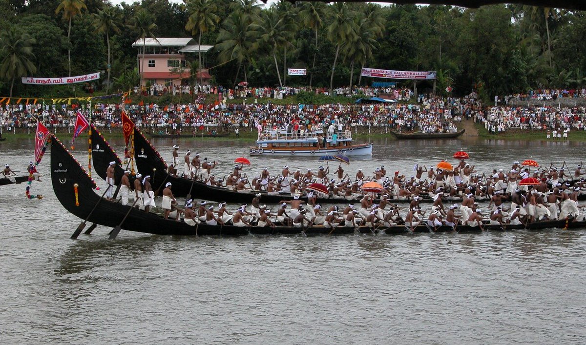 alinajackk's tweet photo. God's Own Country #Kerala hosts one of the biggest Snake Boat Race #Festival every year in the season of #monsoon. In 2019, this festival will be celebrated from #July to #September in various places in Kerala.
Complete Info : https://t.co/RrVwl3VWfW
#KeralaFestival #BoatRace https://t.co/NUfVhIR2RL