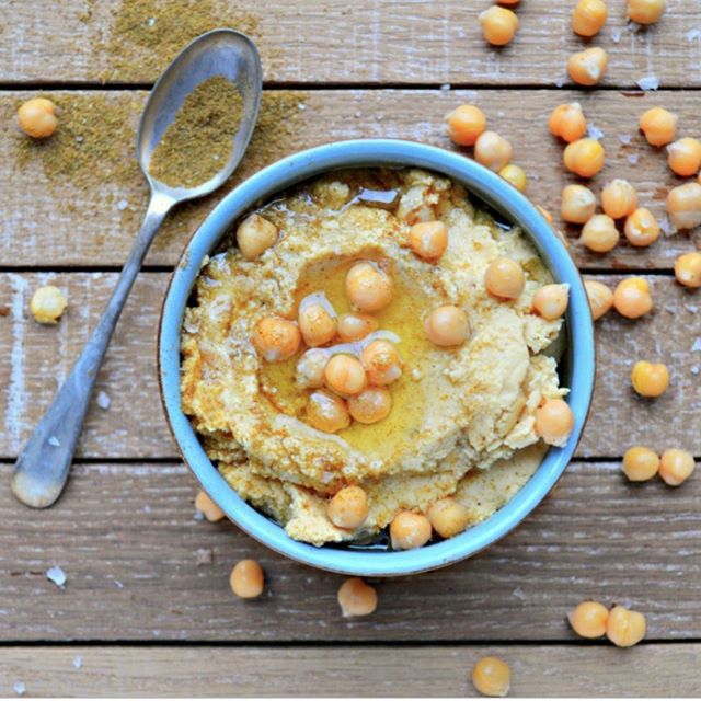 Happy International #HummusDay people.

How do you you spell it? Here in the UK we spell it Houmous but we've still seen all sorts of variations in the shops.

Houmous is very popular in our house and makes a lovely dip for their cucumbers and carrots. 
… bit.ly/2vTfHiT