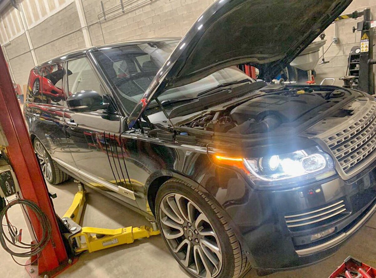 RainWorksAuto's tweet photo. This is @RainWorksAuto user's appreciation about, makes our customer happy.
Service teamwere good prompt responding to RangeRover LWB autobiography in for Dynamic Active Roll System Diagnostics. Part : new #valveblock & #fluid #reservoir as per technical service brake problems https://t.co/QVUBXycknF