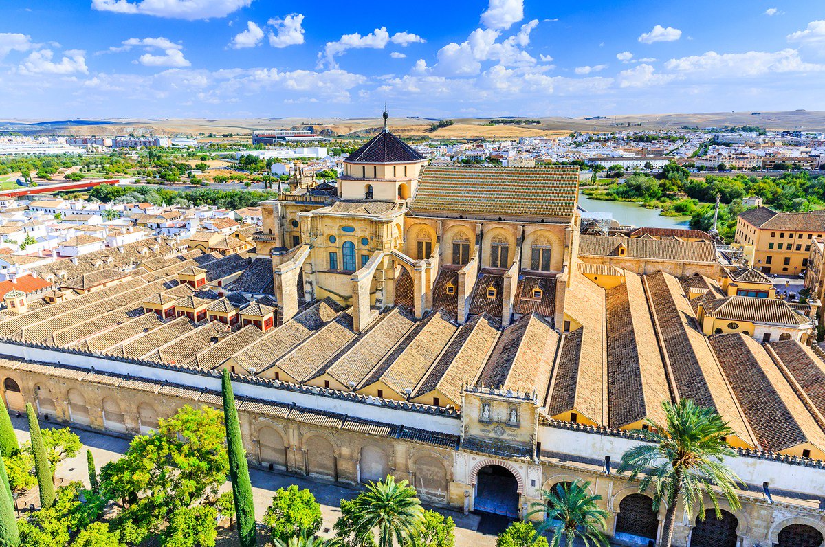 SitiosdeEspana's tweet photo. 🌇 Los 12 imprescindibles que ver en Córdoba: https://t.co/JPWSxSqA1z
Como no podía ser de otra forma, su impresionante Mezquita-Catedral es uno de estos 12 imprescindibles. 😍 ¿Cuál es tu rincón favorito en esta preciosa ciudad? https://t.co/Q7lEXi6jbw