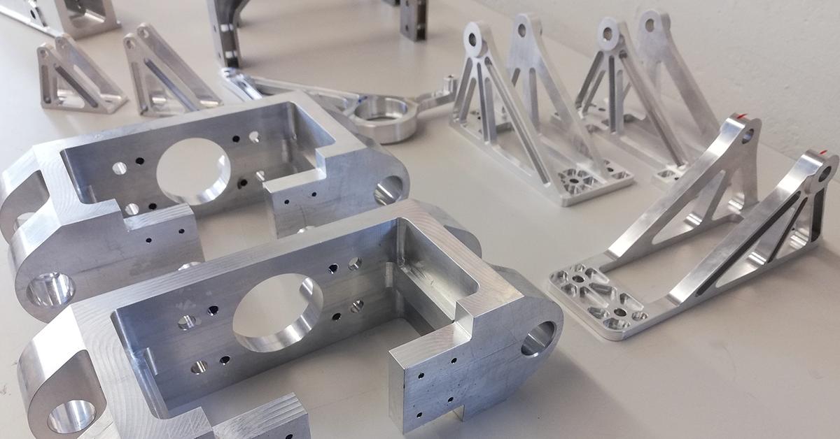 swissloop's tweet image. A big thank you to Schindler Berufsbildung for milling over 70 different parts for our pod! 
Now we can start to assemble everything 💪

#partsofthepod #breakapod #swissloop #future 
#engineering #mobility #transportation #switzerland