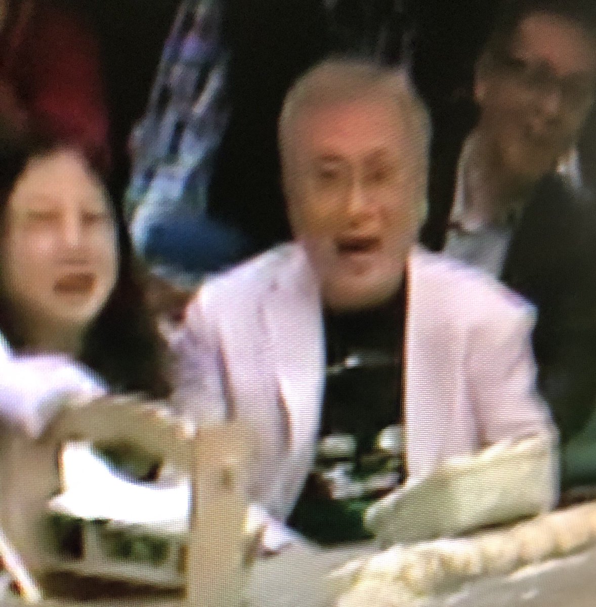 高須克弥 今夜は別荘に帰って泥棒さんのおいでをお待ちしております 林真理子先生に泥棒さん歓迎の仕掛けの一端を披露しました 面白がられてました なう 高須克弥 今夜は別荘に帰って泥棒さんのおいでをお待ちしております 林真理子先生に泥棒さん歓迎の仕掛けの一端を披露しました 面白がられてました なう