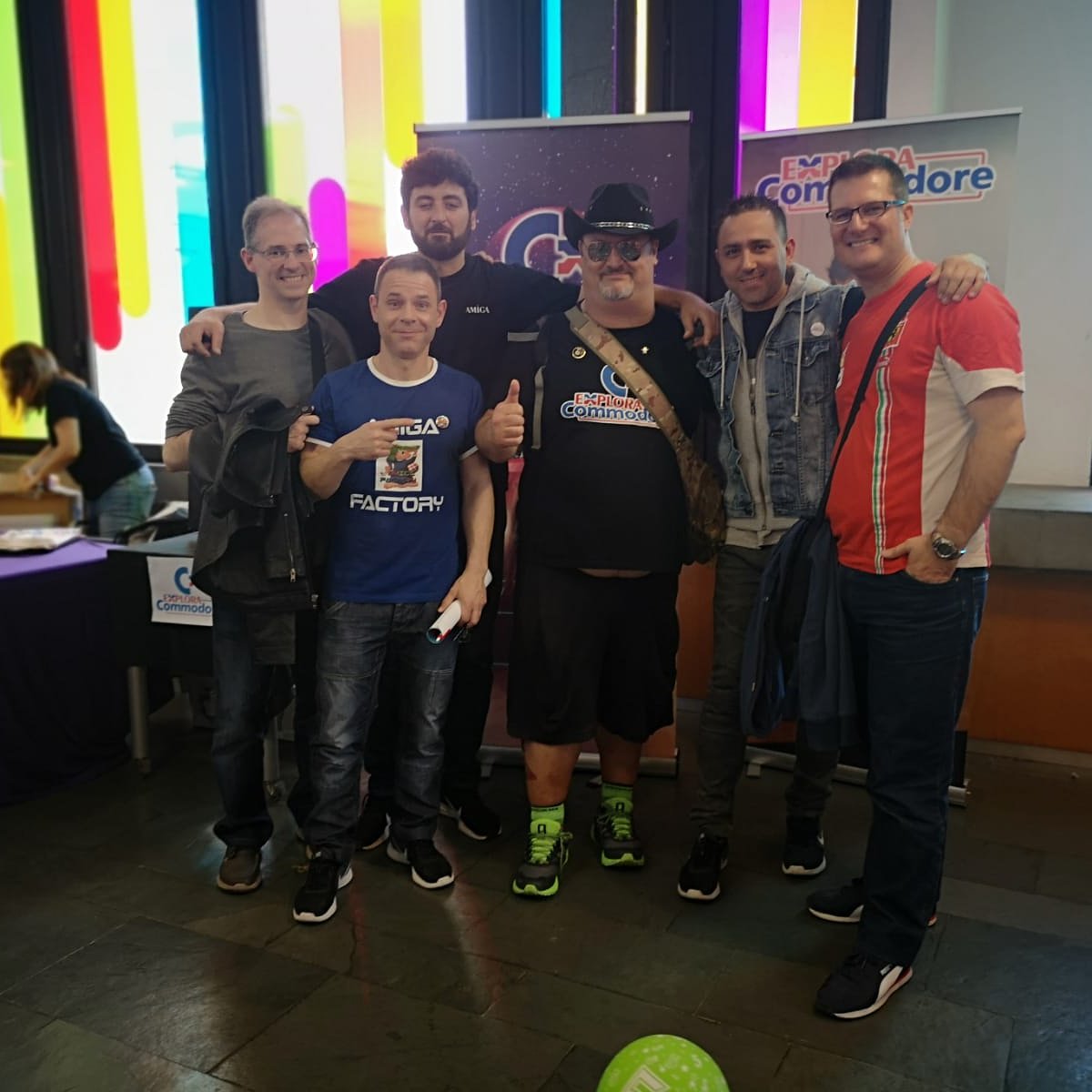 aMiGaTrOnIcS's tweet photo. #ExploraCommodore2019 @ExCommodore #retrogaming #RetroComputer #Commodore https://t.co/96UhXNfvHP