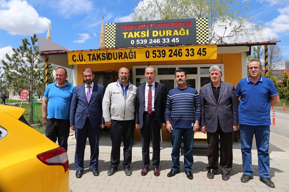 Örnek Davranış Sergileyen Taksicilere Ziyaret ve Teşekkür
Ayrıntılar İçin Tıklayınız:
cumhuriyet.edu.tr/habergoster.ph…
#Engelsizüniversite
#SivasCumhuriyetÜniversitesi
#EngellilerHaftası
#TaksiciEsnafı