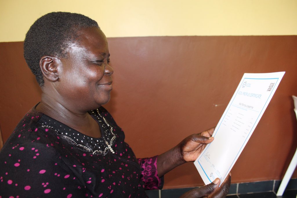EnabelinUganda's tweet photo. 100 staff from National Instructors’ Colleges; Kabale, Mubende, Unyama, Kaliro and Muni have received their ICDL certificates after successfully completing a month long ICT training by our partner @Aptech Computer Education @Educ_SportsUg @MoICT_Ug #SDHRupdate https://t.co/8Y0iYovQDy