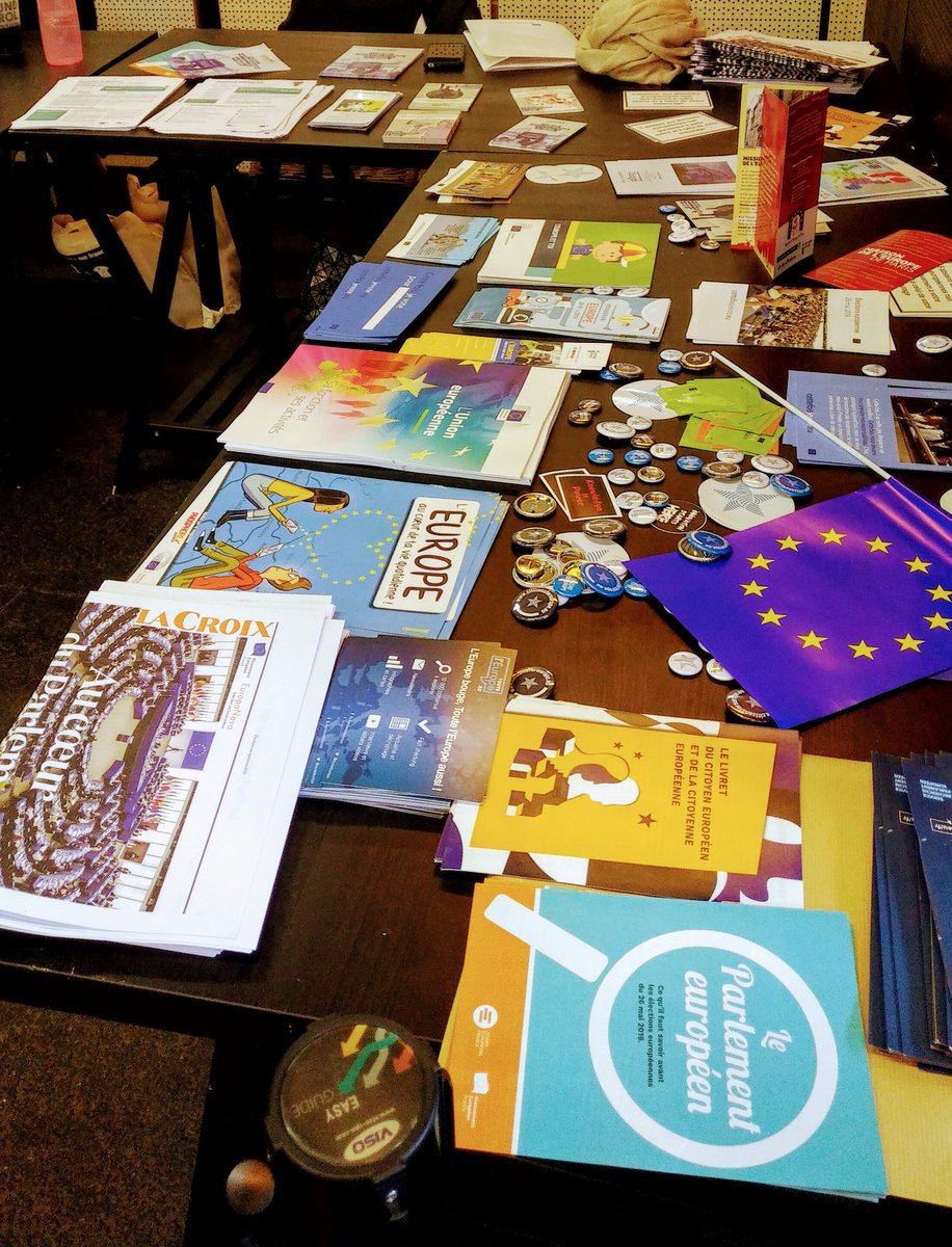 Répondre aux questions🔹Écouter 🔹Expliquer l'importance du vote le #26mai aux #ElectionsEuropeennes2019 #ElectionsUE19 Plusieurs structures pro-europennes ont été présentes pendant 10 jours au @Gro_ndControl  cc <a href="/Eurocitoyens/">Eurocitoyens</a> <a href="/touteleurope/">Toute l'Europe</a> <a href="/MdEuropeParis/">Maison de l'Europe de Paris</a> <a href="/MouvEuropeen_Fr/">Mouvement Européen - France</a>