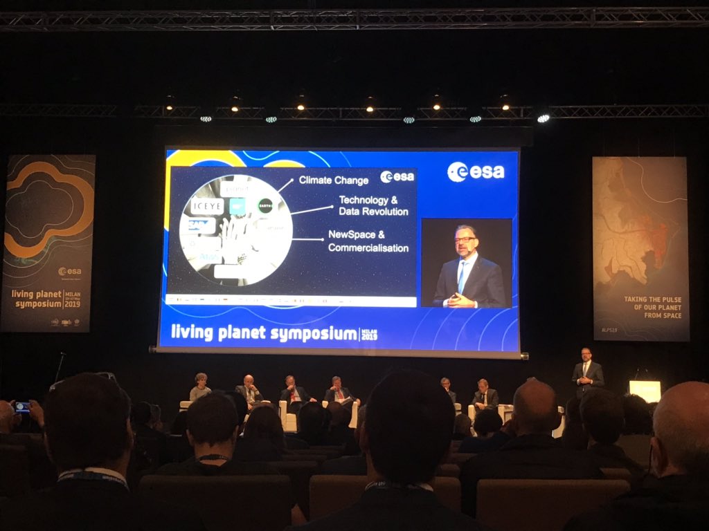 ChetanPradhanUK's tweet photo. Thank you @AschbacherJosef for highlighting @Earthi_ in your slide on commercial New Space companies! #LPS19 https://t.co/8PysMFgrde