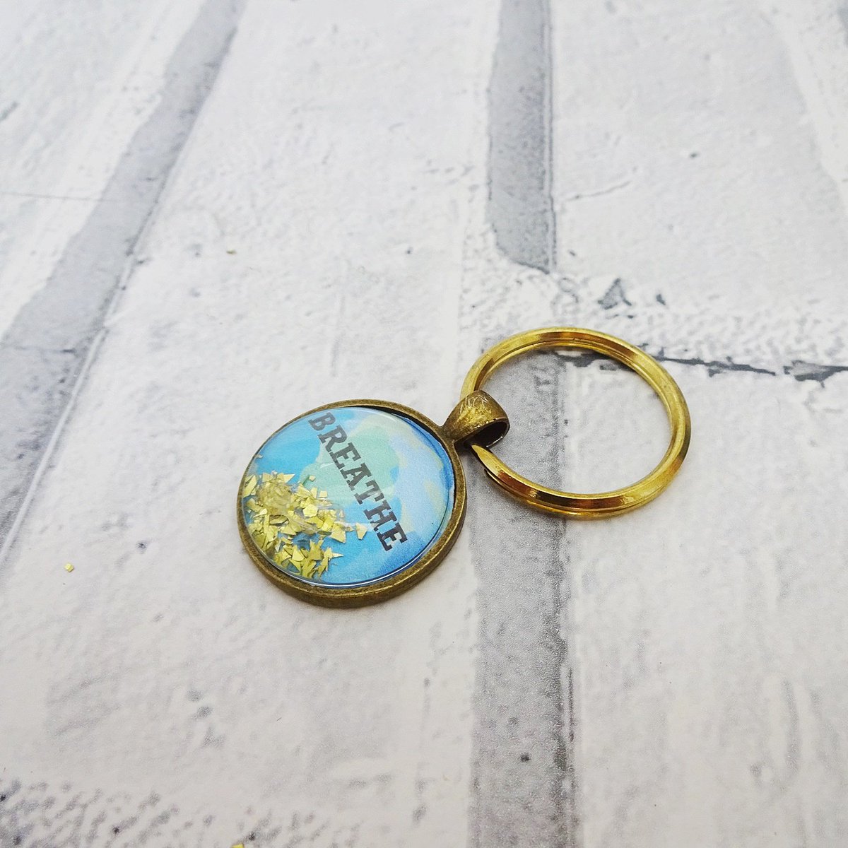 martisanne's tweet photo. Breathe keychain, Exhale keyring, Spiritual jewelry, Yoga quote, Positive affirmation, Worry, Stress help, Quote keyfob, Anxiety gift,  https://t.co/DXrBuXQpar #TMTinsta #EtsyTeamUnity #SelfHelpGift https://t.co/Q9R7ubp7im