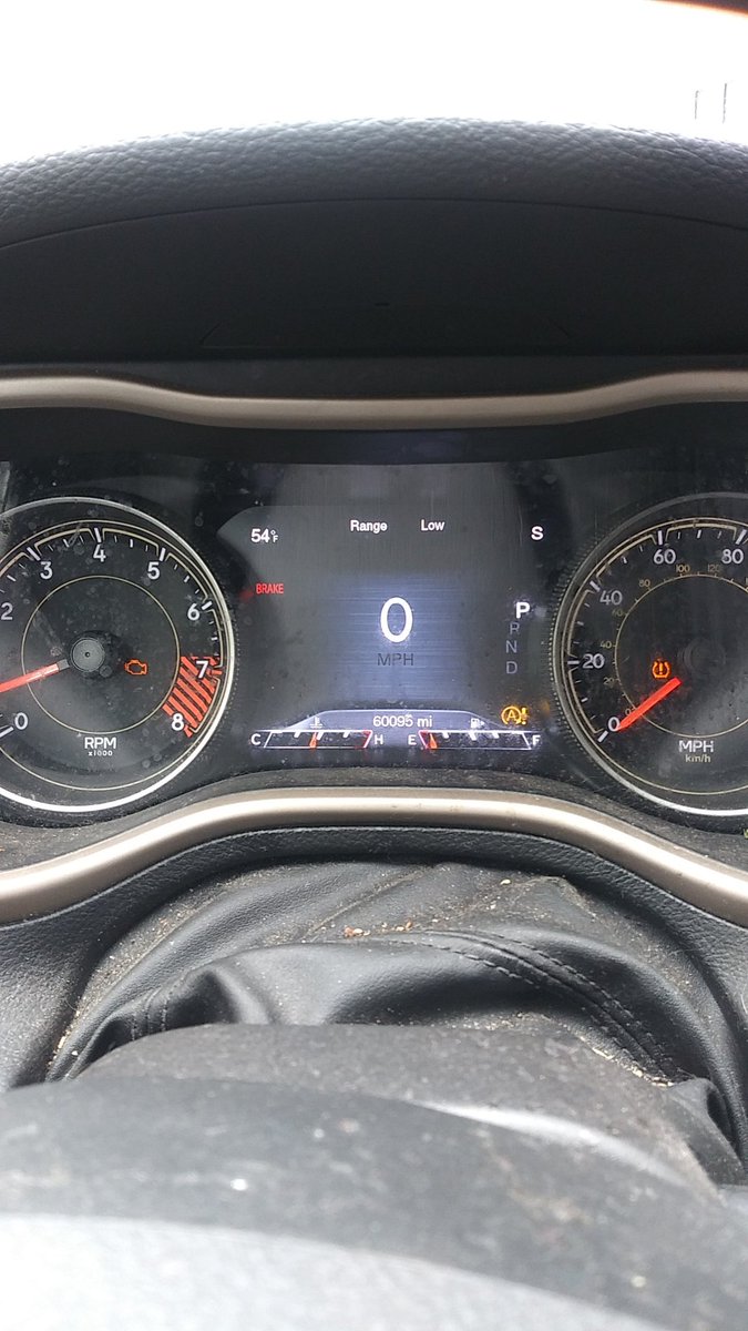 LazyDog56's tweet photo. Jeep needs wheel. No wheel, no fun. https://t.co/2lArGxCqa2