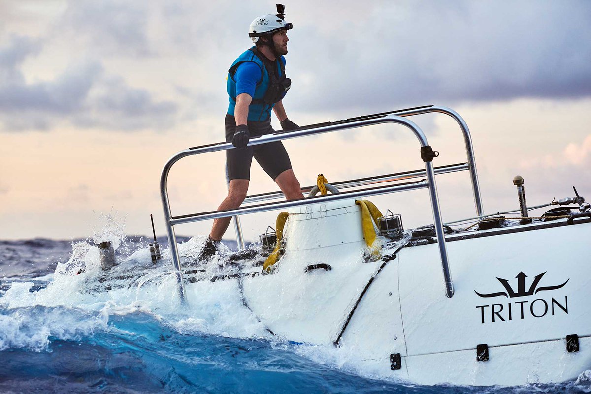 ScienceChannel's tweet photo. Congratulations to Victor Vescovo and the @FiveDeeps team on completing its mission to reach the deepest point on the planet: the #MarianaTrench’s #ChallengerDeep. The team set a new deep-diving record of 35,853 ft, 52 ft deeper than any previous manned dive. #DeepPlanet https://t.co/AiNO0mDWlW
