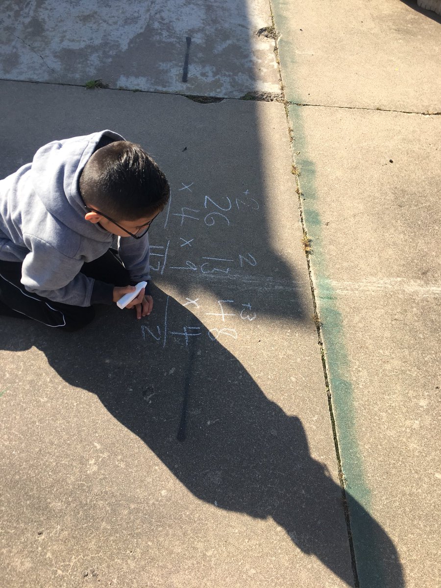Talesof3rdgrade's tweet photo. Morning math al fresco #MondayMorning #tillesdaily #mathematics #crayola #chalk https://t.co/R3HEMB4G0t