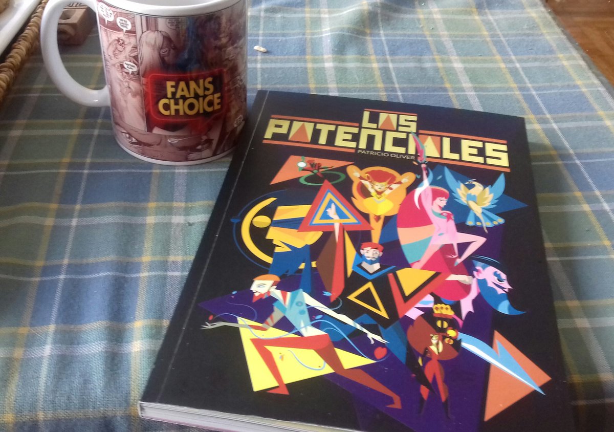 Arrancamos el día leyendo "Los Potenciales" de <a href="/patriciooliver/">Patricio Oliver</a> y editado por Szama ediciones

Hermoso el libro y la edición...