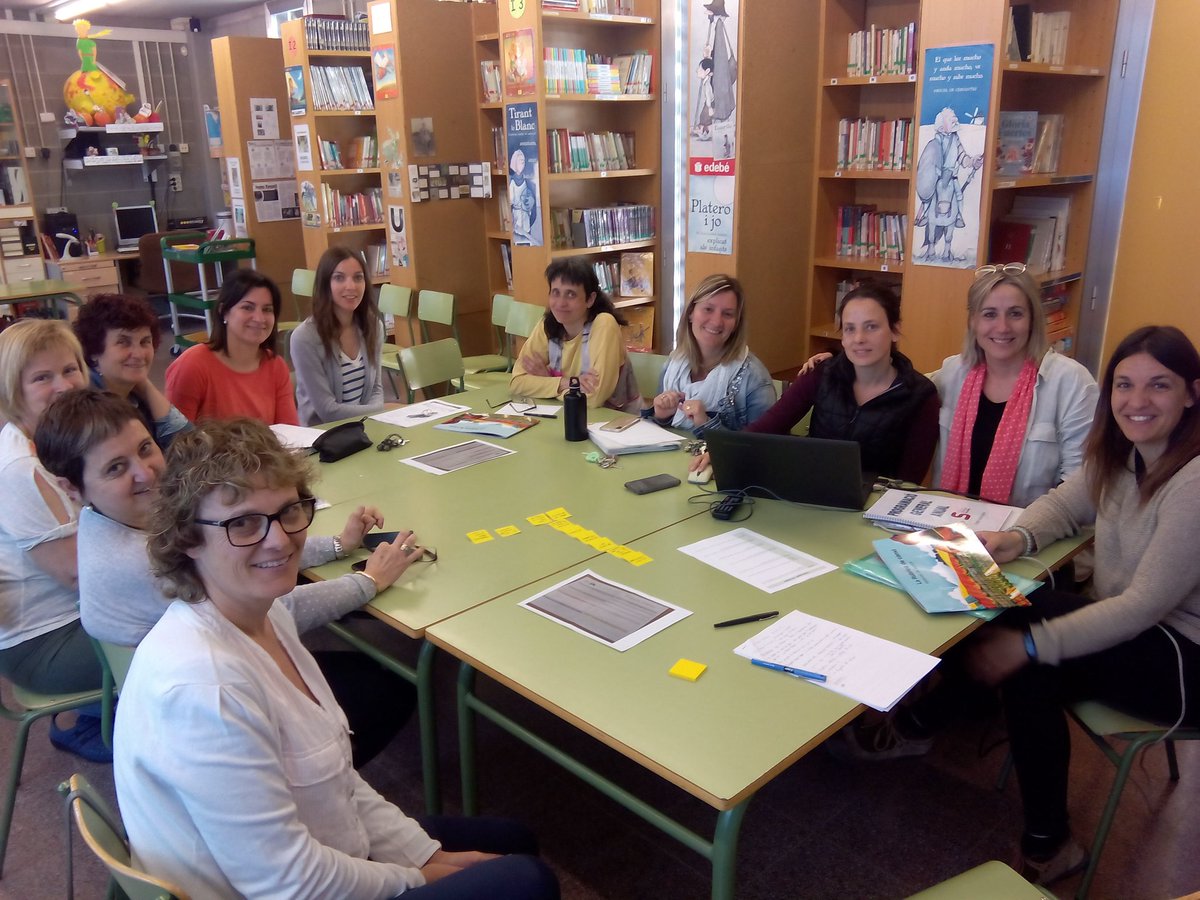 futurseducacio's tweet photo. Reunió de treball amb l'equip impulsor i les coordinadores de l'@escolaSetelsis de Solsona. Avui preparem la sessió d'avaluació del #Projectetractor amb el claustre. Bona feina mestres! #MostraEN21 https://t.co/3Ccze7KXnJ