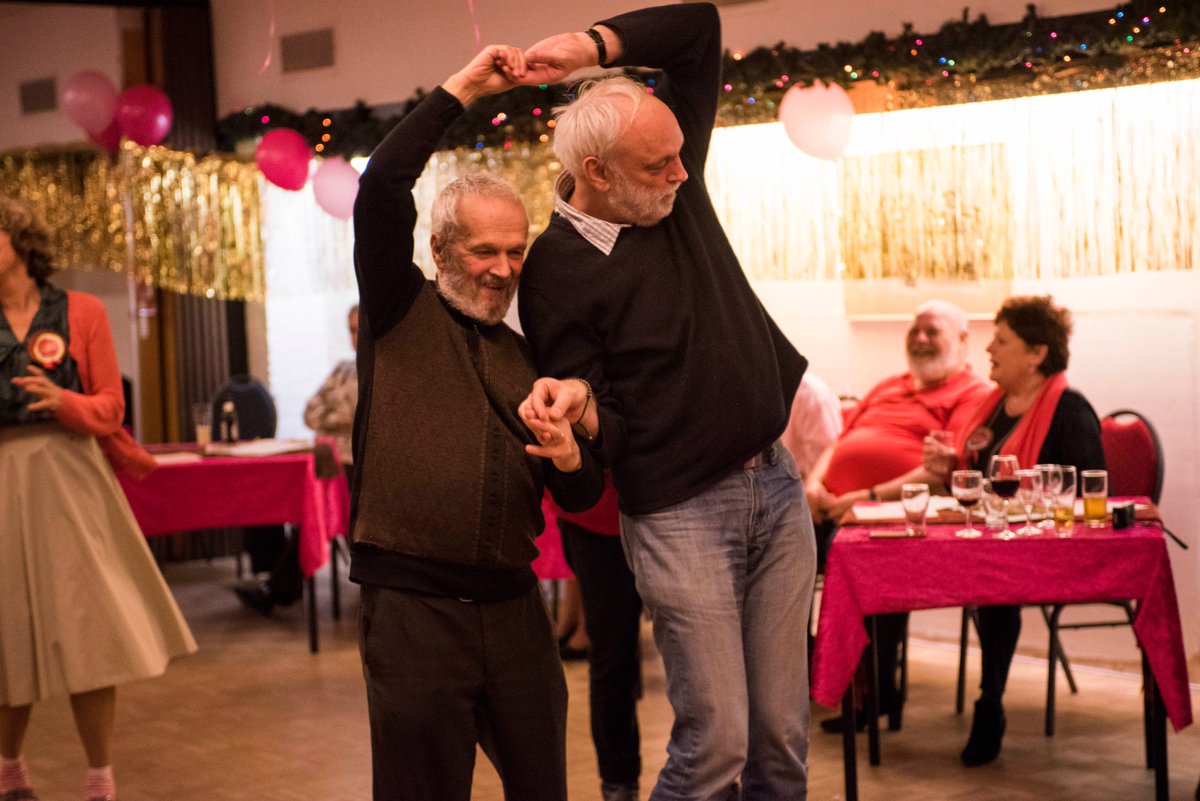 Je vader (partner, opa, buurman...) helemaal het hof maken met Vaderdag? Neem hem mee uit dansen op oude krakers bij Het Danspaleis! facebook.com/events/3106944…
📷 Bas de Brouwer