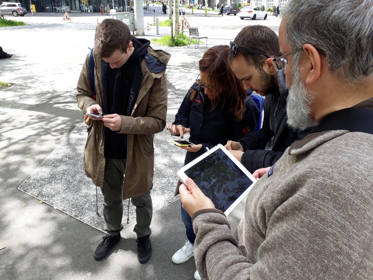 csailer80's tweet photo. Field "study" with student teachers from the @supsi_ch Dipartimento formazione e apprendimento about combining educational content (#opendata) and an educational narrative (#trackingthelion) to foster the learner's motivation. "Ciaccia al Leone di Zurigo" on site #omleth https://t.co/0h67C2CnAr