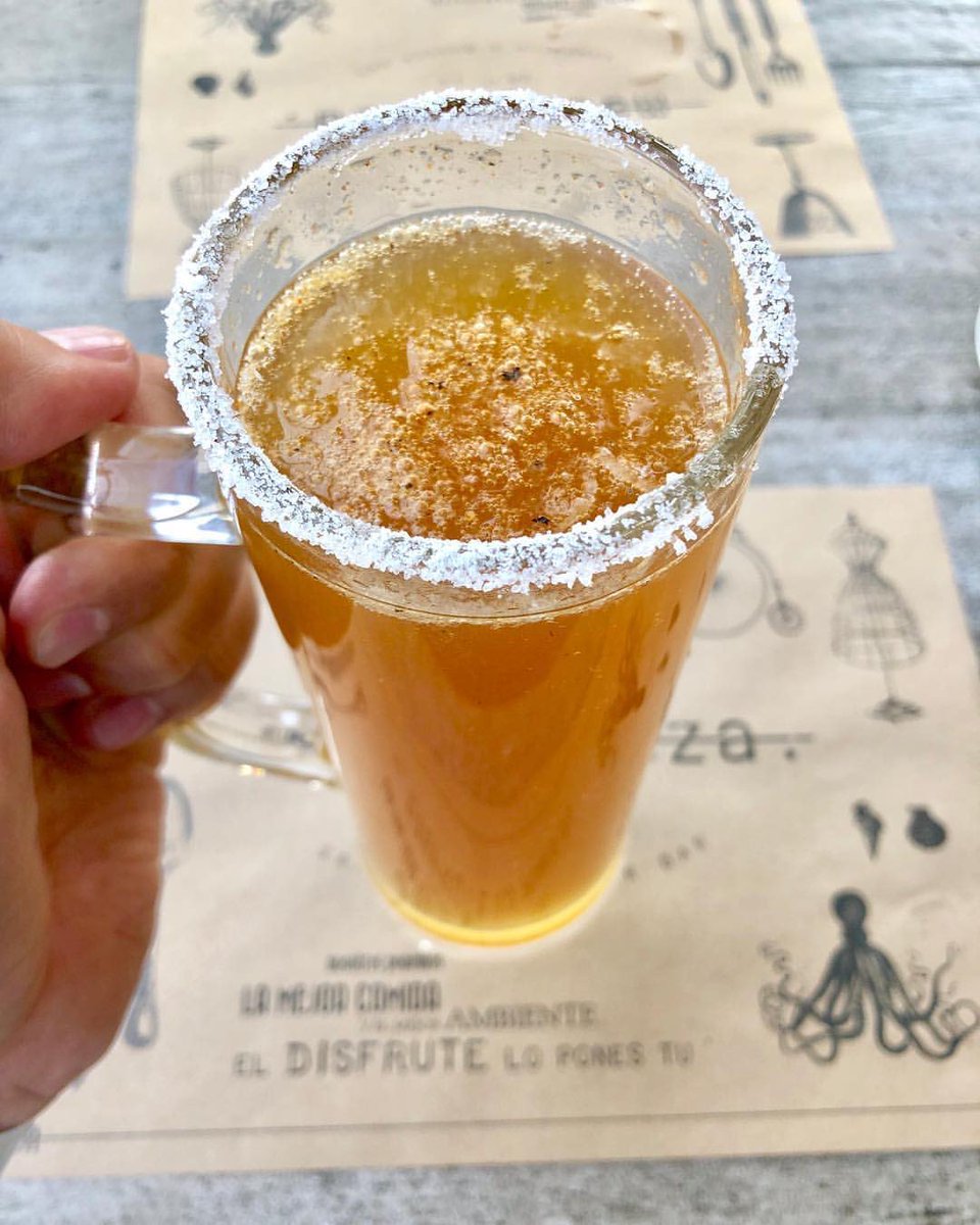 Maestranza_rest's tweet photo. Salud por un gran día en honor a todas las Mamis, ayer lo pasamos chancho junto a todos ustedes! Gracias por tanto amor ❤️ #repost @eduardo_hasbun_z 📸 https://t.co/SZfxJkPhvv