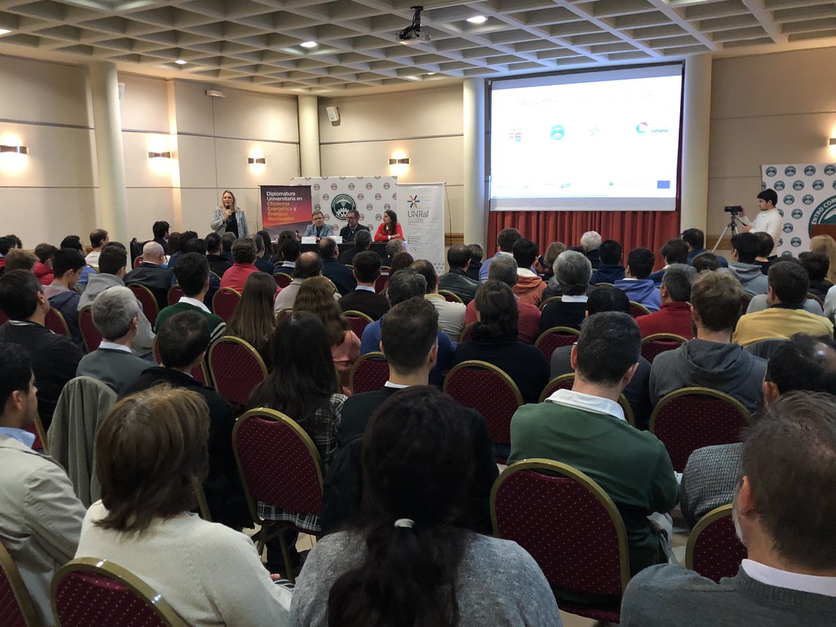 SecEEnergiaSF's tweet photo. #Ahora en el #CCIRR Rafaela 📍 junto a @GeeseVeronica damos inicio a la Jornada sobre Políticas Públicas Innovadoras para empresas e industrias 🏭 en #eficienciaenergetica organizadas junto a #UNRAF @MuniRafaela @GobSantaFe https://t.co/jnzsELv0fV