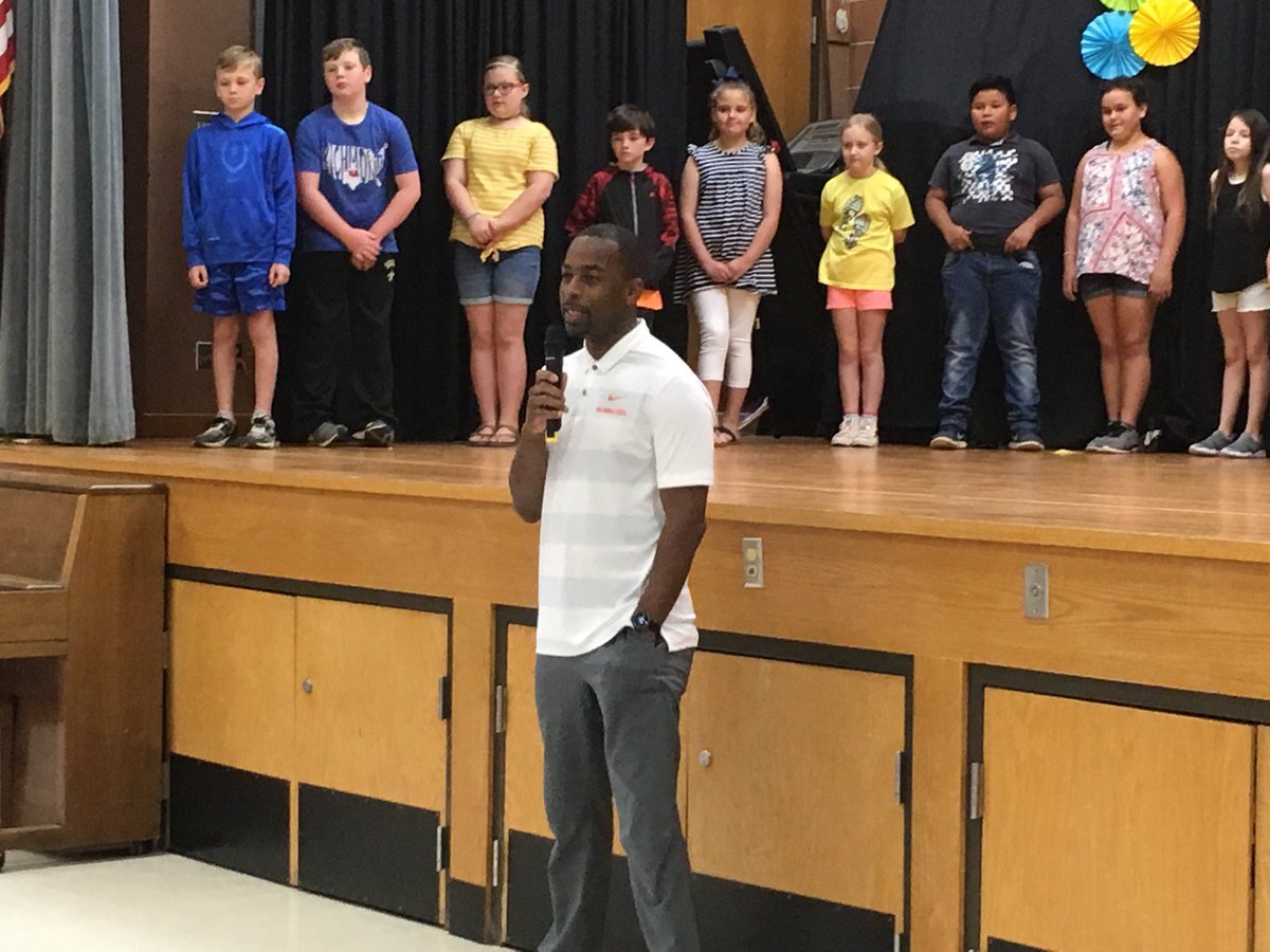 Thank you ⁦<a href="/thacoachmike/">Mike Boynton</a>⁩ for visiting Richmond🚀 #perseverance #GoPokes