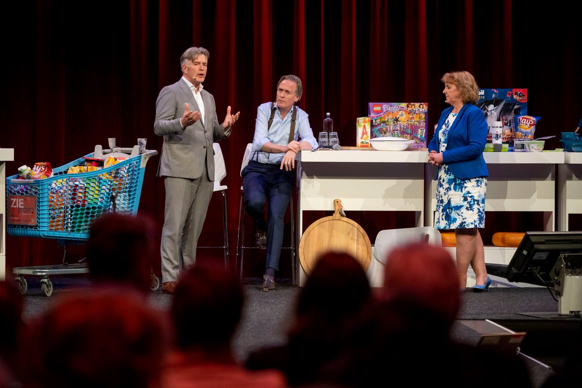 Wij zijn benieuwd naar het verhaal van Richard van Hooijdonk en zijn visie op de toekomst. En natuurlijk: wie wint de Zo2Z Award? Morgen: Dag van het Vakcentrum in Amersfoort. vakcentrum.nl/dagvanhetvakce…. Tot morgen!
#Vakcentrum #toekomst #trends #netwerken #inspiratie #ZO2ZAward
