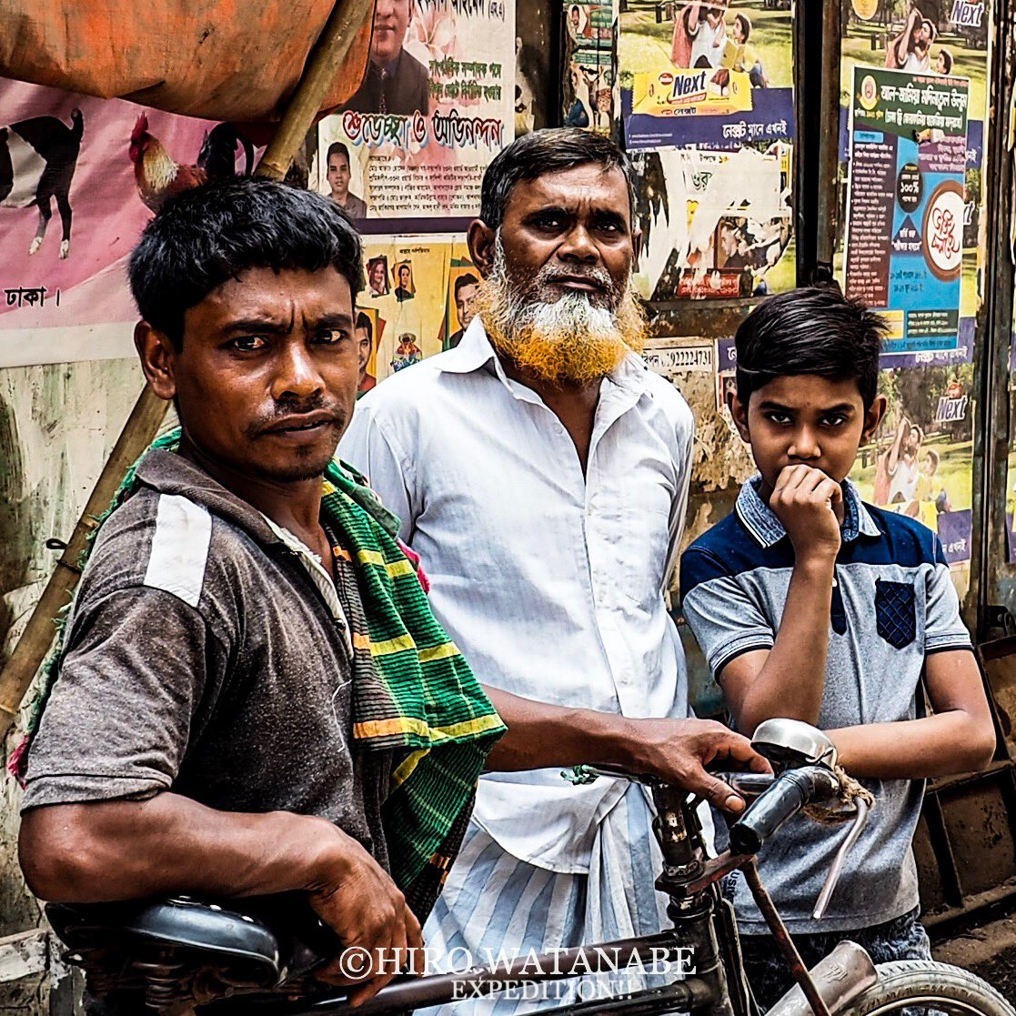 Nabe 釣旅 Webクリエイター バングラデシュ オールドダッカを歩いていたら声を掛けられた3人組 先程まで 俺を撮れ と笑顔だったのにカメラを向けると急にキメ顔になるのが妙に可愛かった バングラは人に絡まれに行くのが楽しい いい国だよ此処は