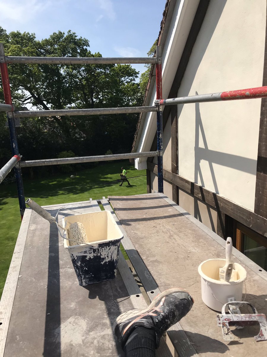 Lovely day for it! “I couldn’t do what you do, it’s boring”.......I’m in the sun doing something I love 👌🏻 #winner #painter #paintinganddecorating #painteranddecorator #decorator #lymm #Warrington