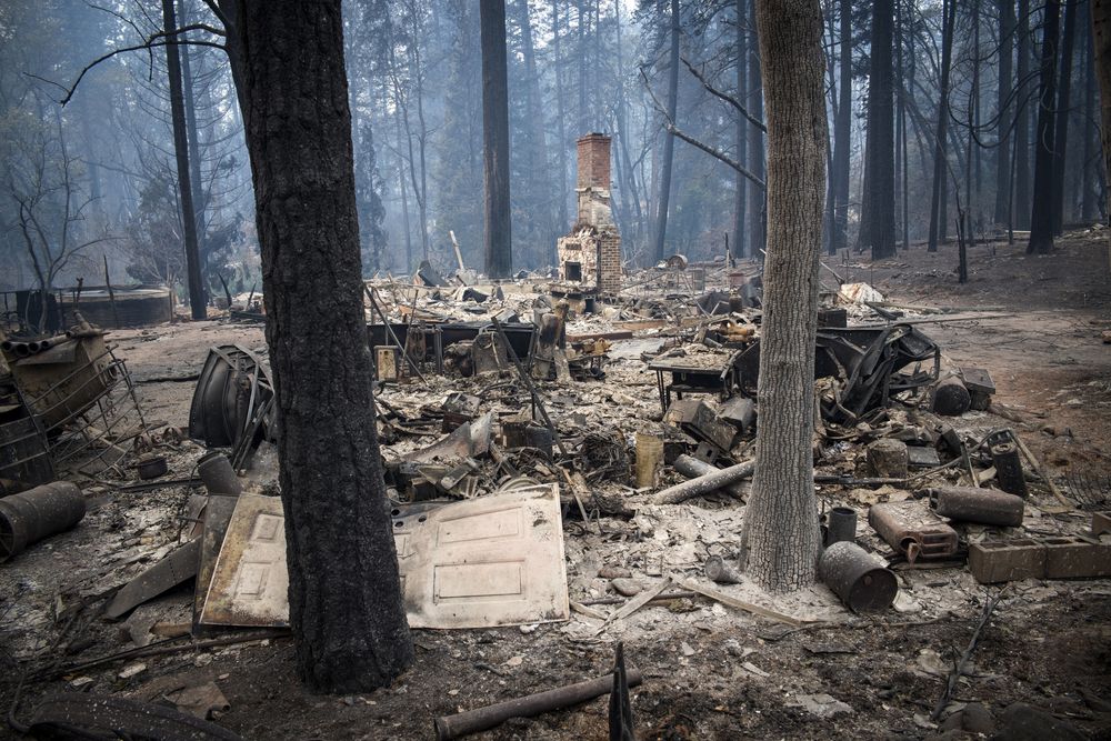US_EnergyNow's tweet photo. California May Go Dark This Summer, and Most Aren’t Ready: https://t.co/sDWfrkcckb PG&amp;E Corp. plans to cut power on high-wind days during the onrushing wildfire season could plunge millions of residents into darkness. https://t.co/kd8Lghq4ID