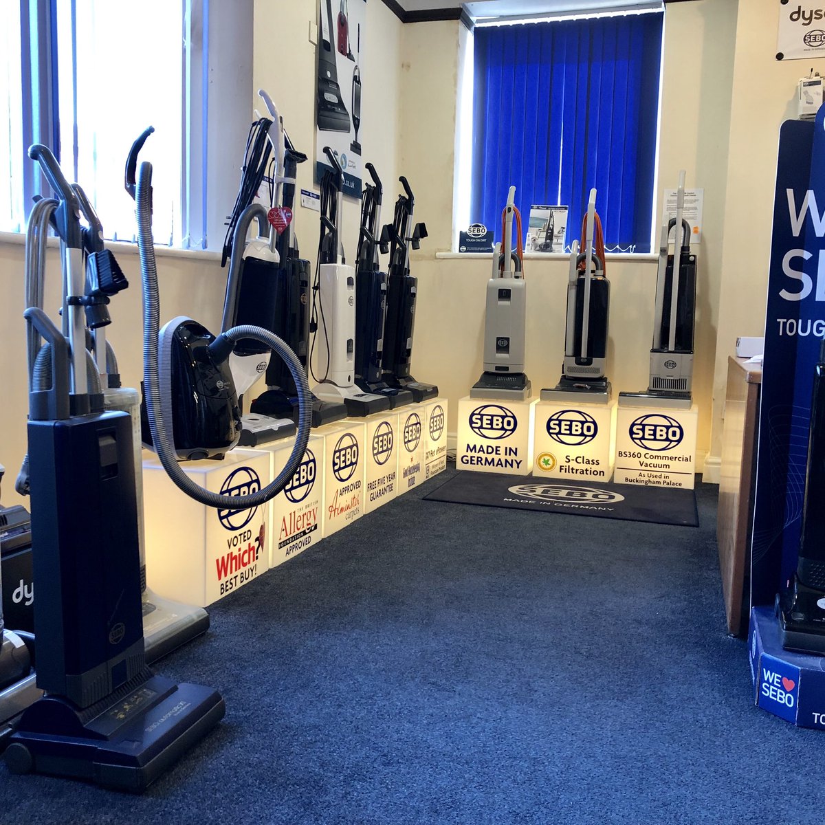 ManchesterVacs's tweet photo. A bit of preparation for some filming of a Sebo product video in the shop.
.
.
.
.
#sebo #sebovacuum #manchestervacs #seboshop #theseboshop #vacuumdisplay #sebodealer #seboagent https://t.co/FzqKeiMJfn