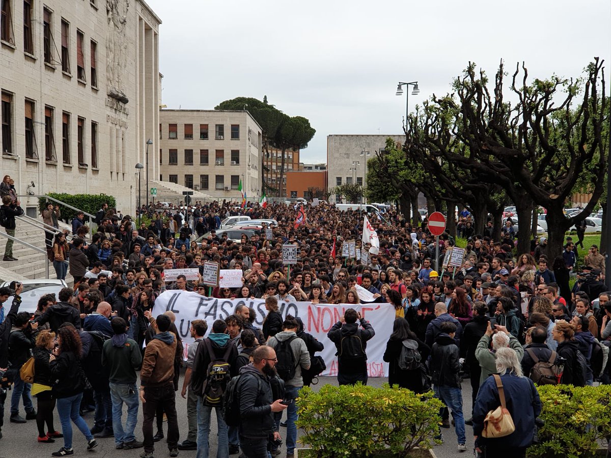 folla Sapienza