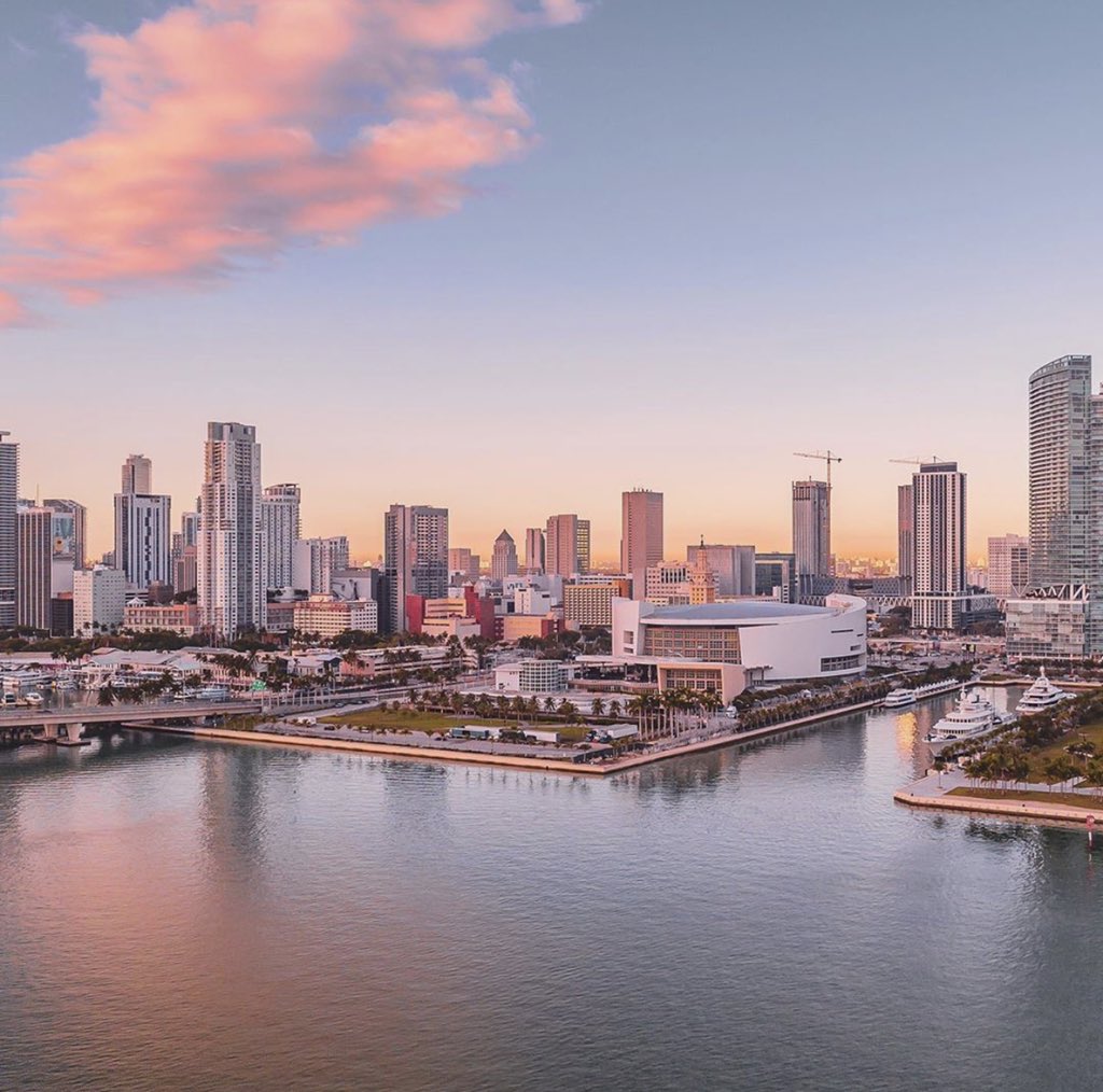 Good morning #Miami! Every new day is a chance to shine bright. 🌞 Thanks for the awesome photo, James. 📸✨