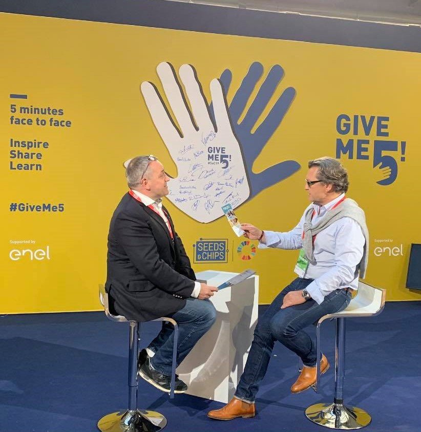 Sharibuu's tweet photo. #RT @SEEDSandCHIPS: RT @CapInfoRetail: Le passage de @Heyou_app au @SEEDSandCHIPS a été un succès, une expérience riche en rencontres ! Nous remercions grandement @businessfrance ainsi que @Bpifrance et son CEO, @NicolasDufourcq pour sa visite sur notre … https://t.co/nT2iO0s4Gn