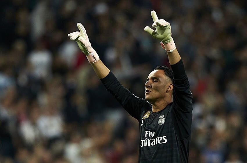 MadridSports_'s tweet photo. Agradecimiento y cariño hacia Keylor Navas. Nadie le quitará su exitosa carrera en el Real Madrid ni ser el portero de las tres Champions League consecutivas. Se lo dejó todo en este club. Gracias, @NavasKeylor. https://t.co/JGM3LEDITu