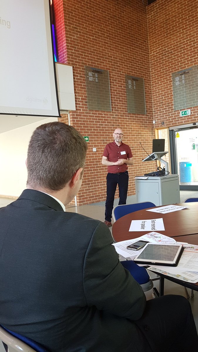 RaeSnape's tweet photo. Great to hear about @triches early experiences of "visiting" computers as part of his Computer studies 36 years ago. #CambsRegion4Learning @digitalme_ @theRSAorg @MyCambs https://t.co/9Tv1hGmPfp