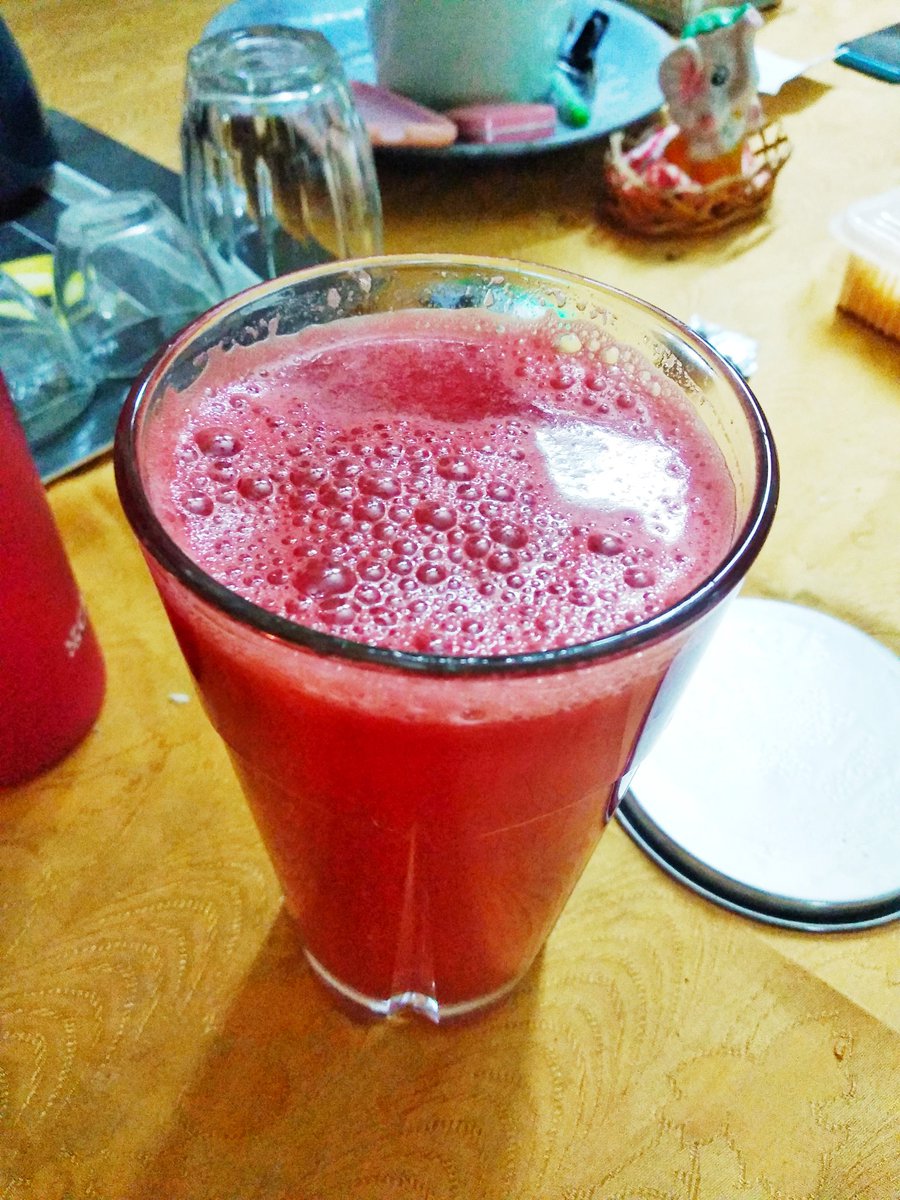 Tamilankalyan's tweet photo. After #watermelon 🍉 juice the #fruits became organic jacuzzi for birds.
How is it #Friends if good go an anatomy cut use it for #bird
#summerplease
#juicejuice
#keepwaterforbirds https://t.co/tv8O4sv0mH