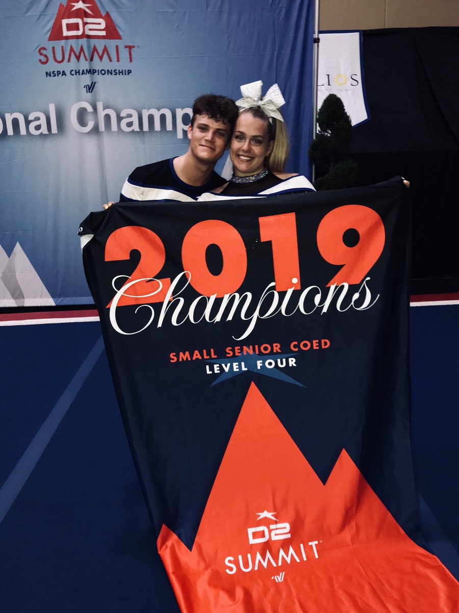 audreyjhart's tweet photo. Dreams came true for your newest Sm Sr D2 Level 4 coed champs 🌟💋 https://t.co/zQC7yTn9kN