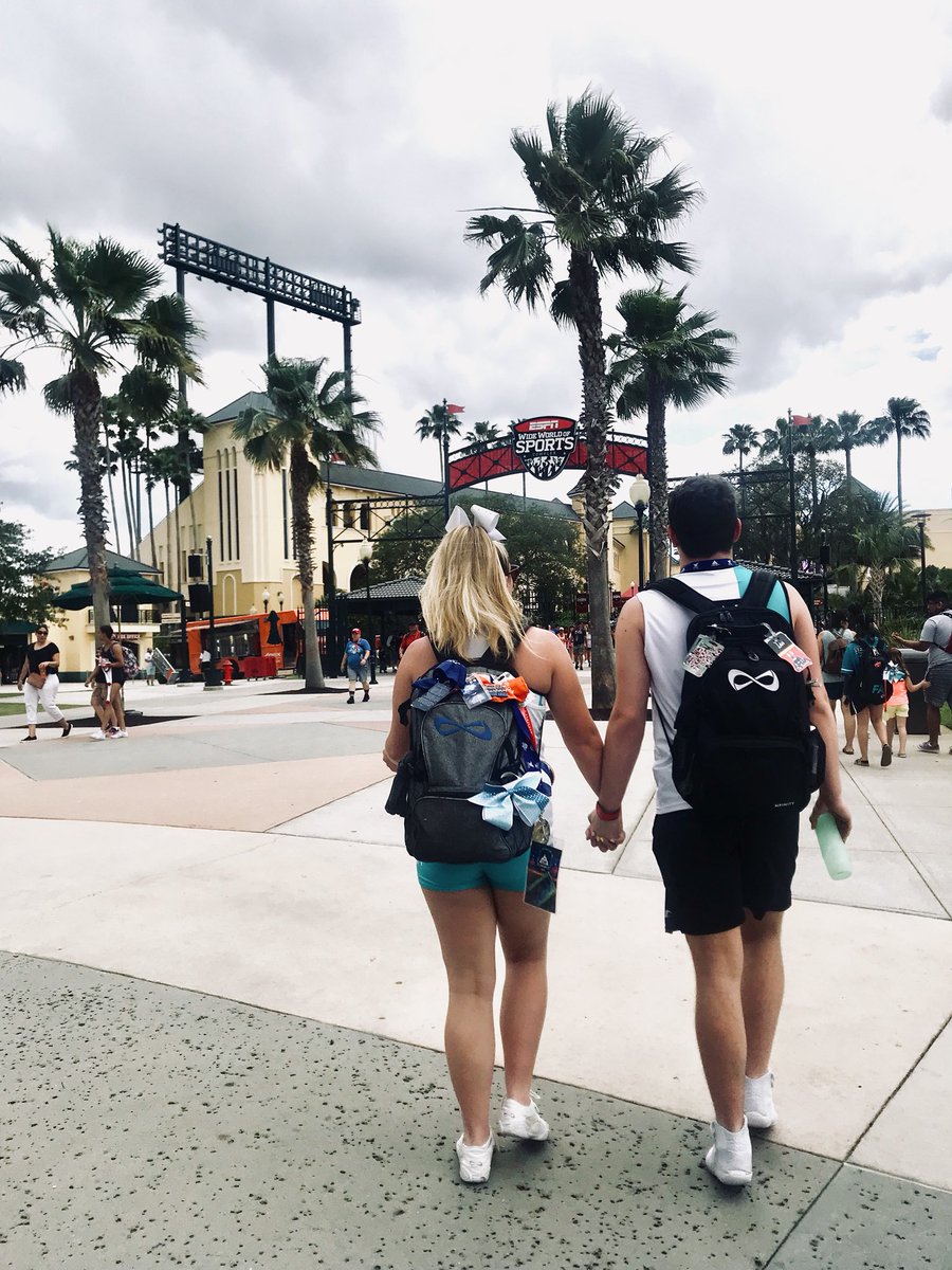 audreyjhart's tweet photo. Dreams came true for your newest Sm Sr D2 Level 4 coed champs 🌟💋 https://t.co/zQC7yTn9kN
