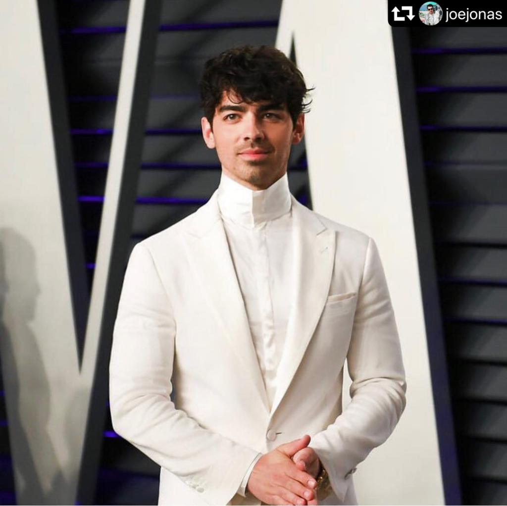KleinfeldCanada's tweet photo. This Sunday is Prince Harry and Meghan Markle's (aka Duke & Duchess of Sussex) 1st anniversary. In their honour, we proclaim this #RoyalWeddingWeek! First: Lady of Winterfell ๐บ @SophieT & @joejonas married earlier this month in Vegas! ๐บ Did you hear about it? #kleinfeldcanada https://t.co/y1IOHuzqeU