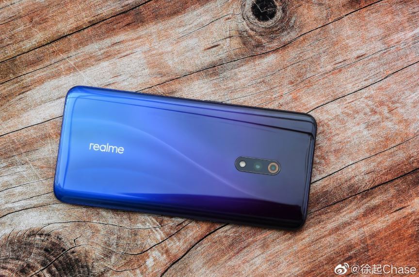 stufflistings's tweet photo. #NowBlogging : Live shots of the Realme X in two color variants get leaked ahead of launch https://t.co/t1hYlj2CqC