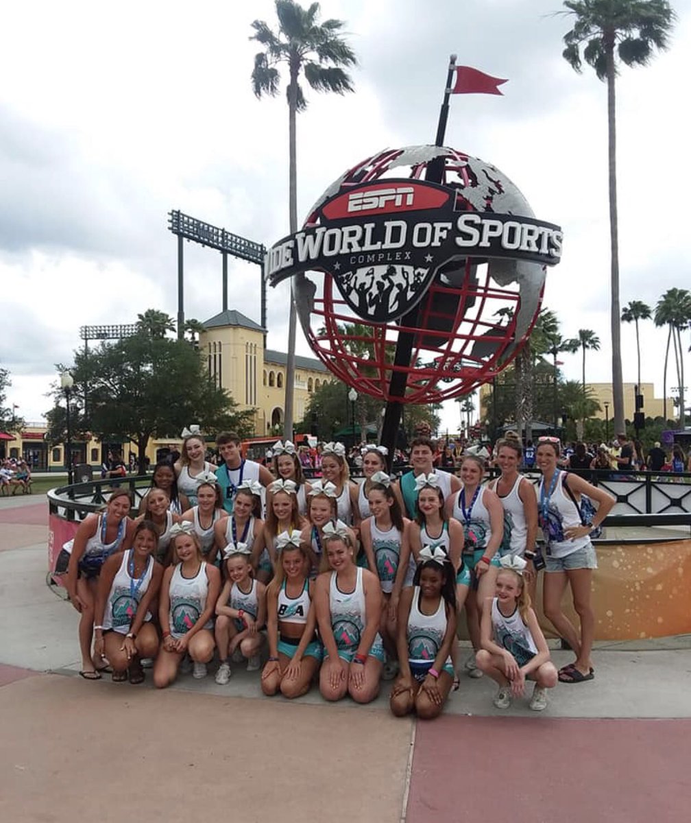 audreyjhart's tweet photo. This season we were completely undefeated #9-0. I am so blessed I got to end my senior season as a summit champion. I never thought I would be able to say that :,) https://t.co/RGygeTvWrB