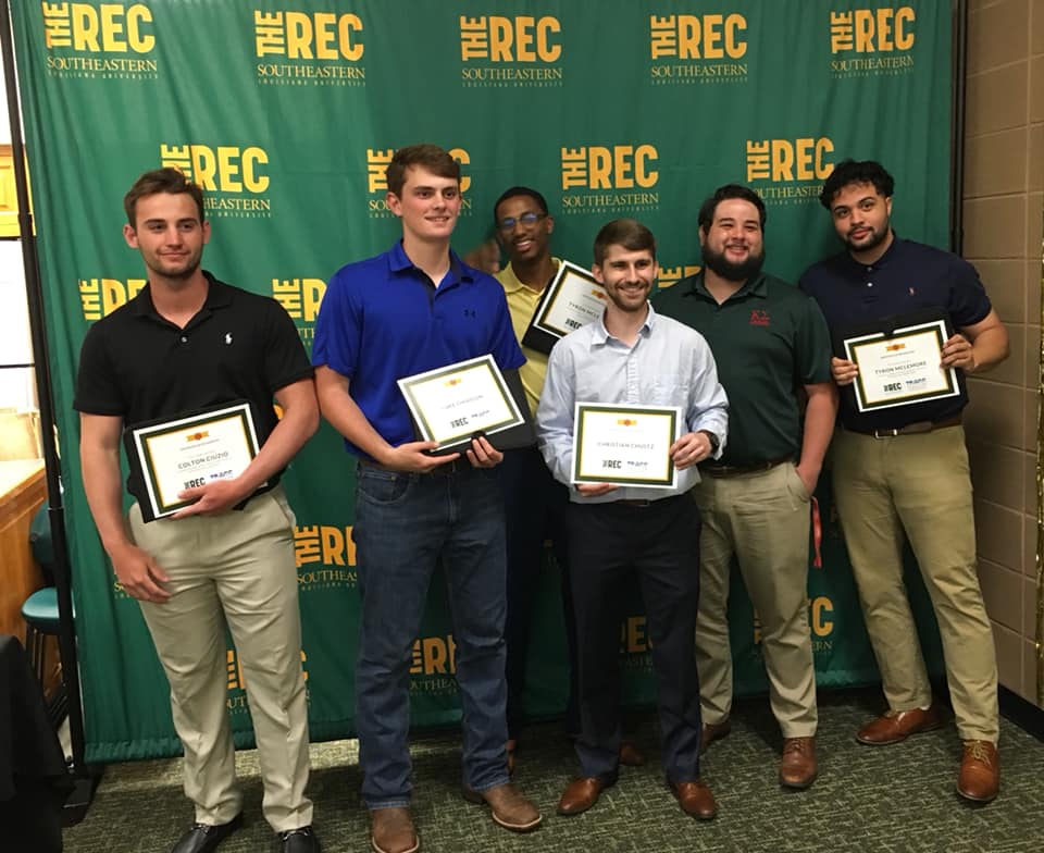 TRACCPREVENTION's tweet photo. The TRACC Coalition partnered with The Rec to recognize the 2019 intramural champions for the first Annual Sober Champions Celebration! A huge thank you to these students for choosing to participate in positive and rewarding activities! https://t.co/PZ0hZm484x