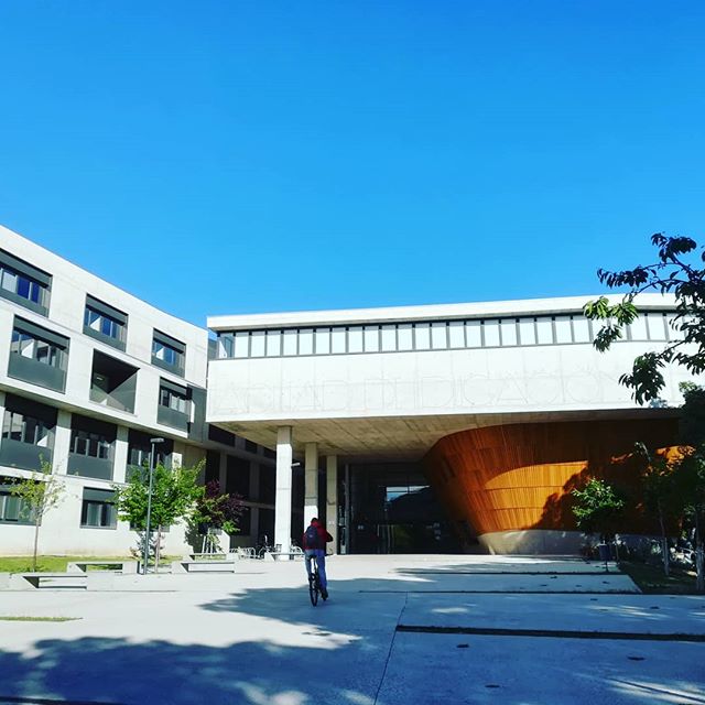 DrELatorre's tweet image. Today I start a new #teaching module #keepgoing #outoflab #mondaymotivation #lecturer #letsgo dlvr.it/R4bBsC