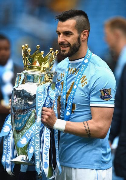 AlvaroNegredo9's tweet photo. Congrats @mancity!!! Premier League is Skyblue... again! 💙 Let's go for the Treble!! https://t.co/7rr9iGNv5O