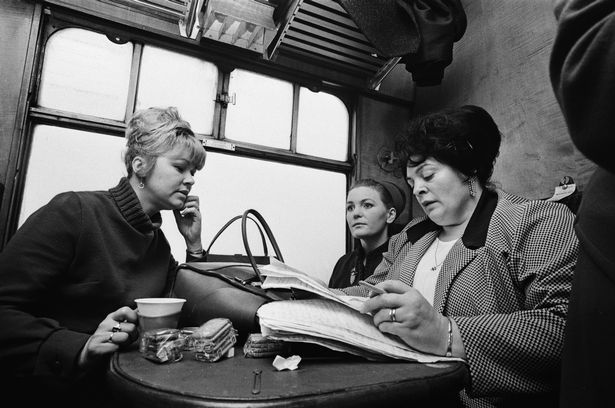 HullMaritime's tweet photo. #WomenInCulture Lillian Bilocca and the headscarf revolutionaries 👩

Lillian, alongside other fisherman’s wives, was a trailblazing campaigner for improving the safety standards of the British fishing fleet 🐟 1/5 #MuseumWeek #HullYMC https://t.co/suBNoqYv7J