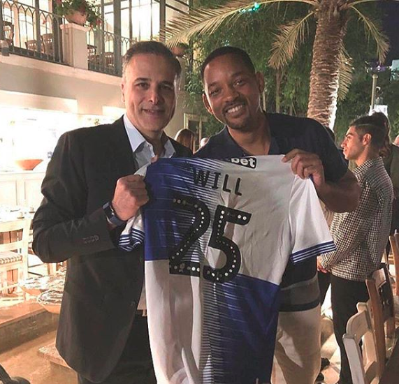 waelalqadi's tweet photo. here there’s a ‘Will’ there’s a way. Will he be the first signing of the season? 🧞‍♀️🎥⚪️🔵 #utg #bristolrovers #willsmith #alladin #premiere #sufra #disney https://t.co/sOte6rrfOO