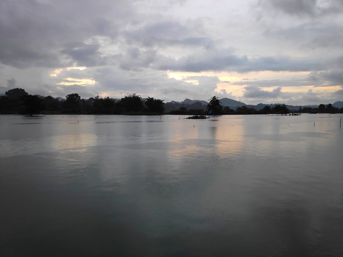 _TCRS's tweet image. sunset di tanah anarki