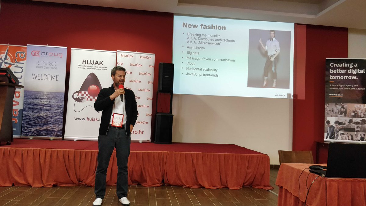wearenotch_com's tweet image. Our Vjeran is talking about his experience in Enterprise software development at @JavaCro Conference.

#JavaCRO #agency04
